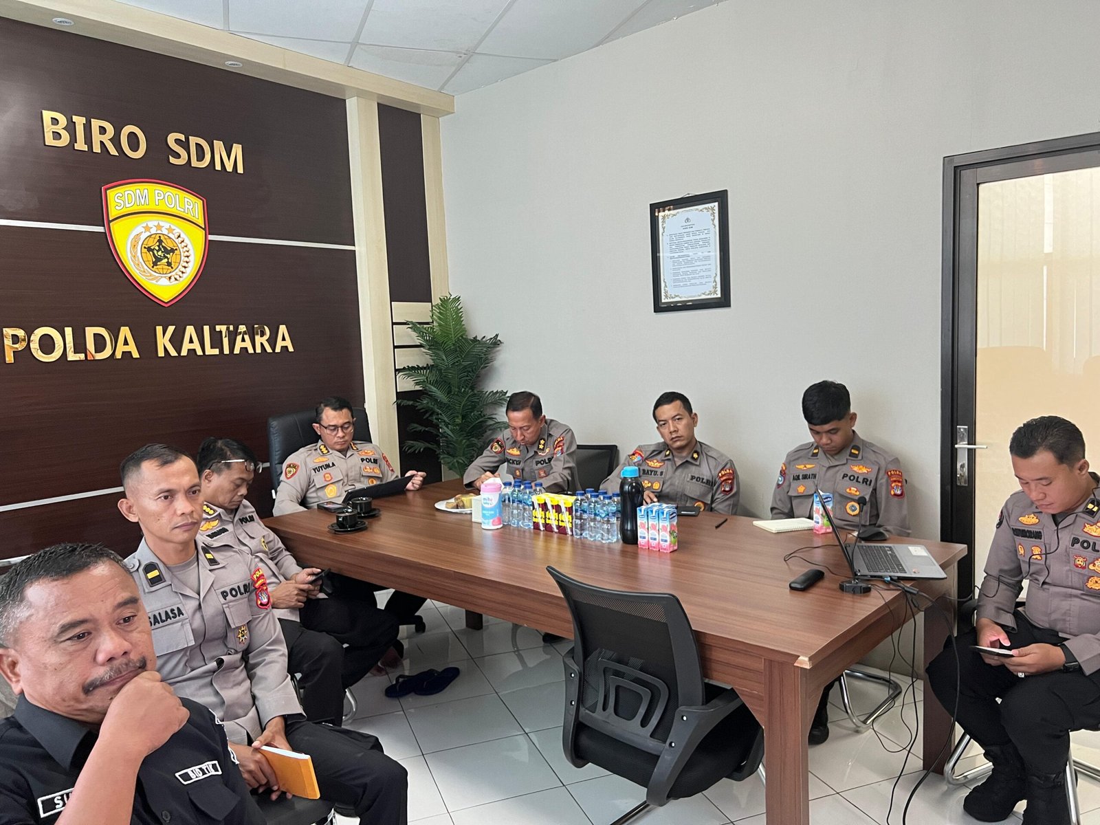 Polda Kaltara Menghadiri Zoom Meeting Forum Belajar Bersama “Terkait Rekrutmen Bakomsus Tahun Anggaran 2025”