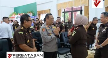 Kapolda Kaltara bersama PJU Polda Kaltara Berikan Surprise dan Ucapan Selamat atas Kenaikan Pangkat kepada Kajati Provinsi Kaltara