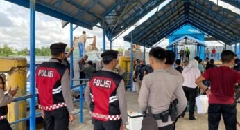 Memastikan Keamanan dan Kenyamanan Masyarakat Personel Ditsamapta Polda Kaltara Laksanakan Kegiatan Pengamanan Operasi Lilin Kayan Selama Natal dan Tahun Baru