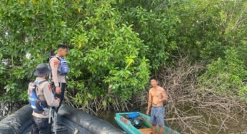 Personel Ditpolairud Polda Kaltara Laksanakan Operasi SAR di Perairan Tanjung Tiram, Korban Diduga Hilang Diserang Buaya