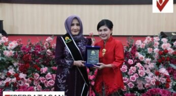 Serah Terima Ibu Asuh Polwan Polda Kaltara Dari Ny. Dion Hary Kepada Ny. Sari Djati
