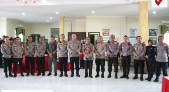 Sejumlah PJU Polda Kaltara Mengantarkan Irjen Pol. Hary Sudwijanto S.I.K., M.Si di Bandara Tarakan