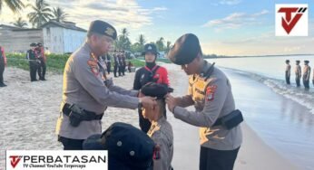 Direktorat Samapta Polda Kaltara Kukuhkan Baja AK 52/56 Lewat Tradisi Pembaretan di Tanah Kuning