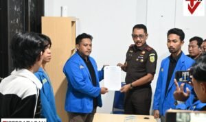 e5621fe9-d5ff-42ce-b10f-d7c1c6af460b