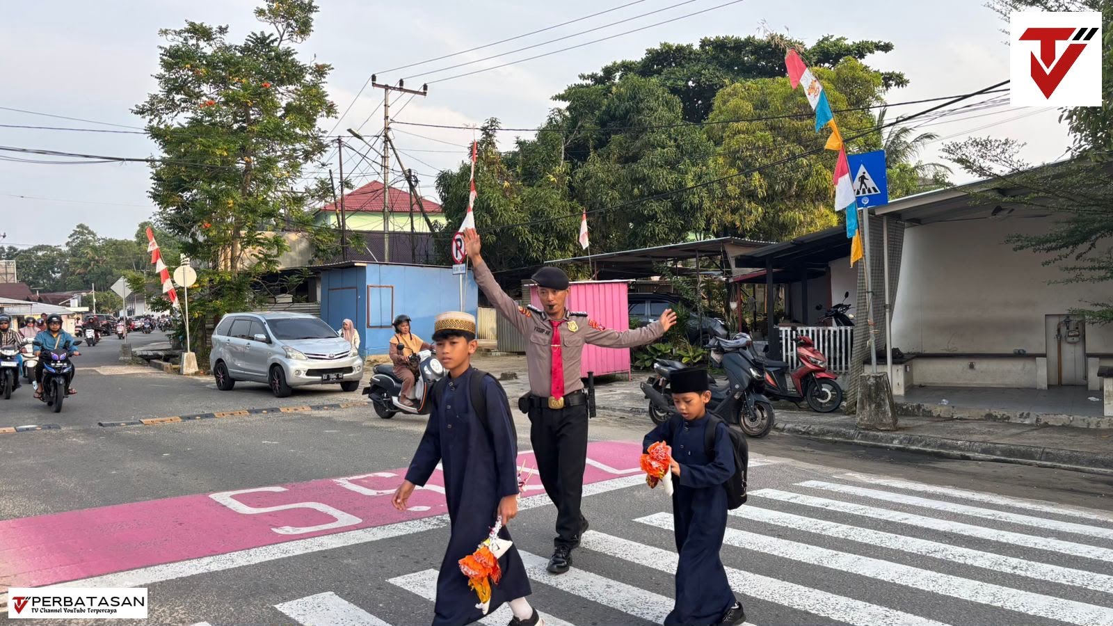 Ditpamobvit Polda Kaltara Laksanakan Strong Point, Berikan Rasa Aman kepada Masyarakat dan Anak Sekolah